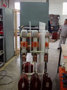 Imagem DISJUNTORES DE ALTA E BAIXA TENS�O